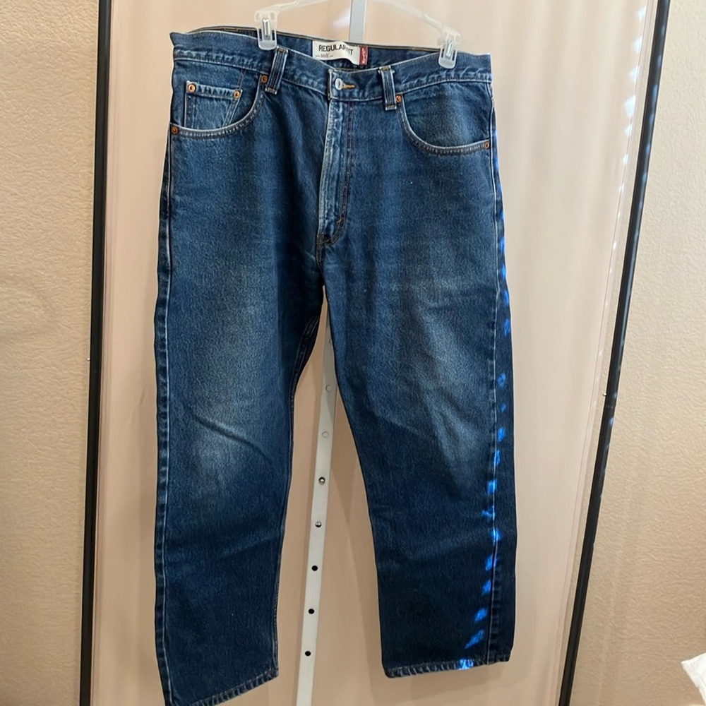 Levi Strauss Levi’s in good condition in medium wash. Size 505 38/30.